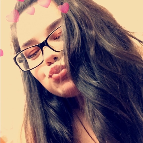 Meet your Posher, Taylor - Picture 1 of 1